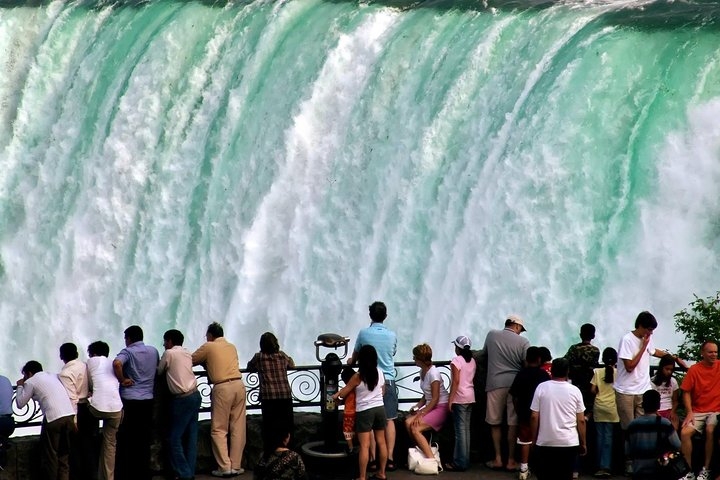 Niagara Falls Sightseeing Day Tour from Toronto