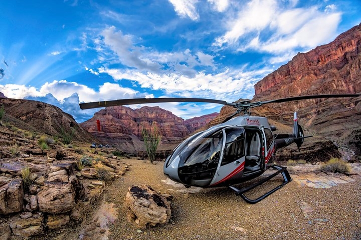 Grand Canyon Deluxe Helicopter Tour with Landing from Las Vegas