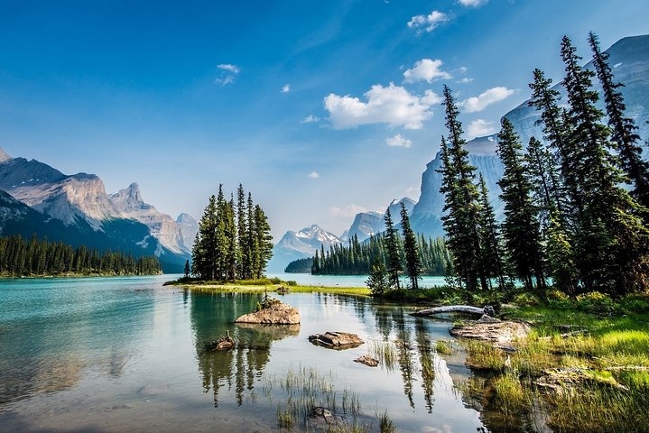 Jasper National Park Tour: Maligne Valley, Medicine Lake and Spirit Island