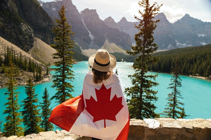 Lake Louise & Johnston Canyon Tour from Calgary/Banff/Canmore