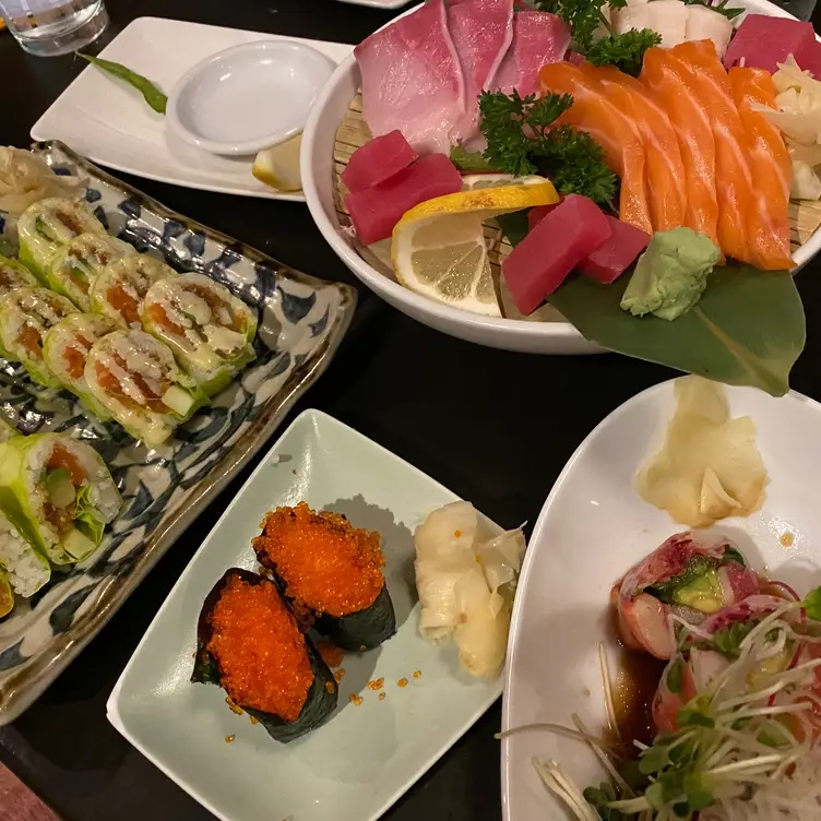 hiko-A-mon Modern Japanese Sushi Bar & Fish Market