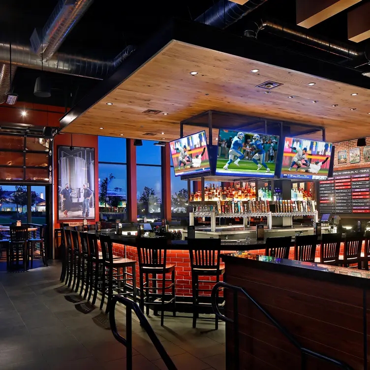 BJ's Restaurant & Brewhouse - Elk Grove