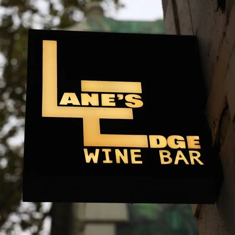 Lane's Edge Wine Bar