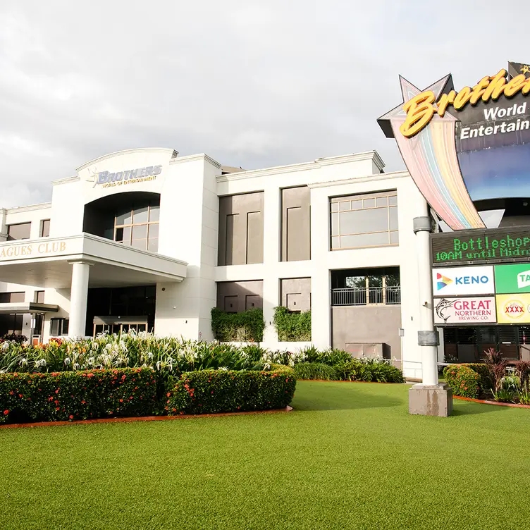 Brothers Cairns