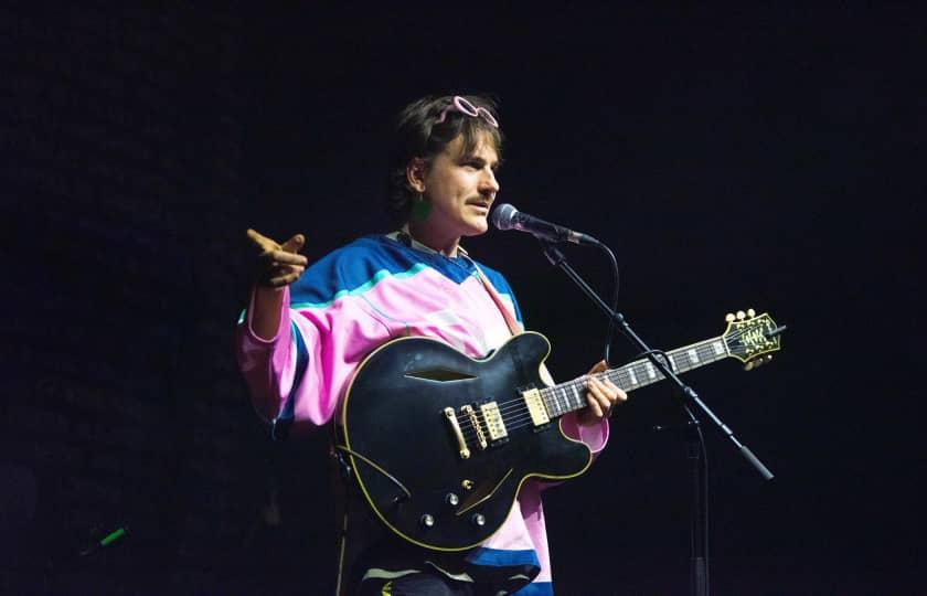 Medium Build and Petey USA