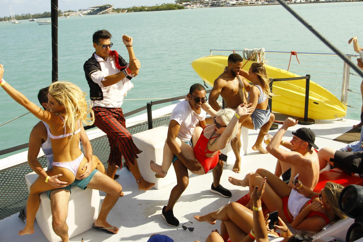 CINCO DE MAYO YACHT PARTIES IN MIAMI