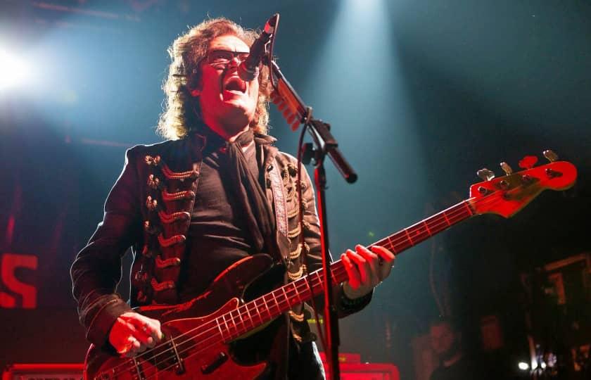 Glenn Hughes Performs Classic Deep Purple