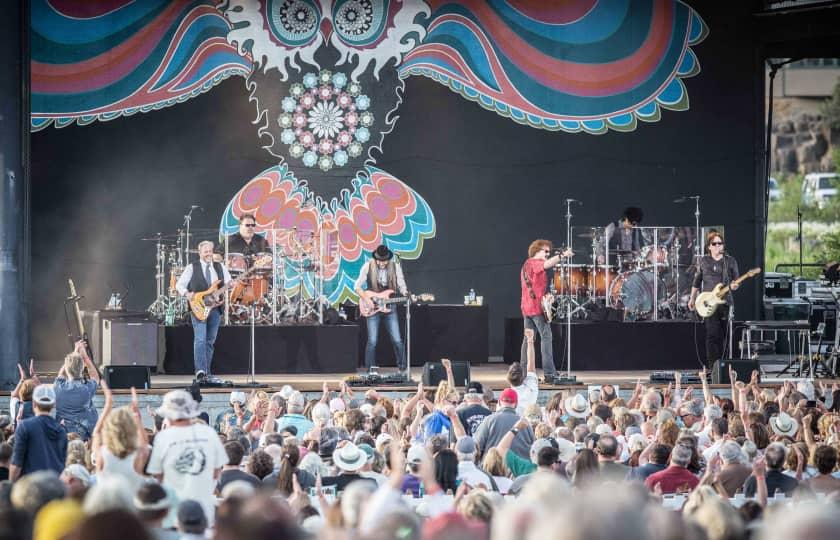 The Doobie Brothers with Robert Cray Band