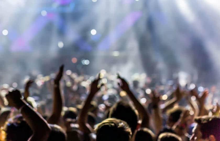 Udit Narayan and Aditya Narayan Live