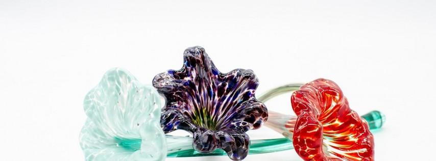 Still within a Valentine event range! Create Glass Flowers with your honey!