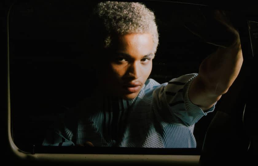 Destin Conrad w/ Amaria