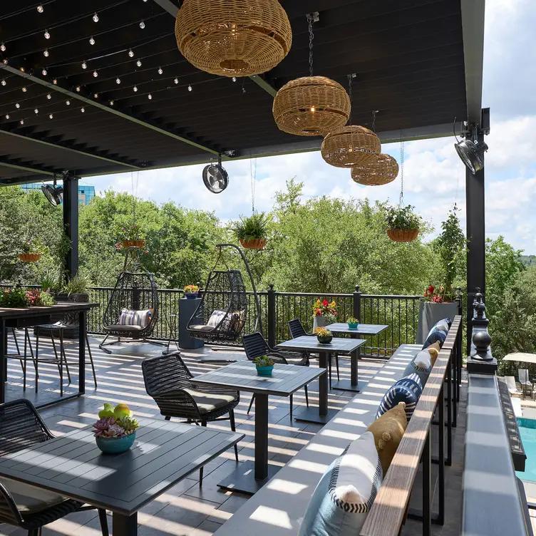 Knotty Deck, Kitchen & Bar - Renaissance Austin Hotel