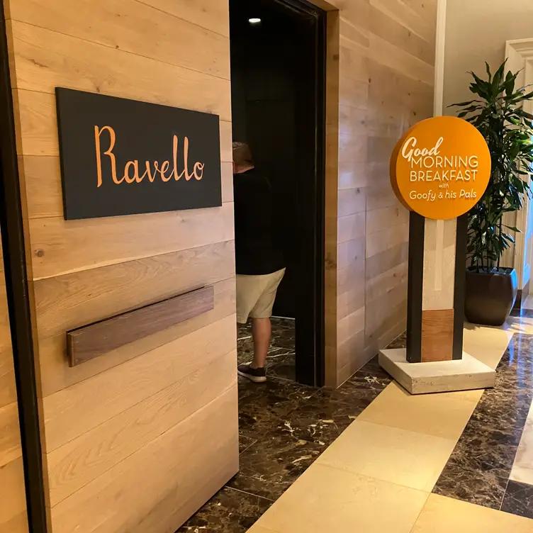 Good Morning Breakfast with Goofy and His Pals